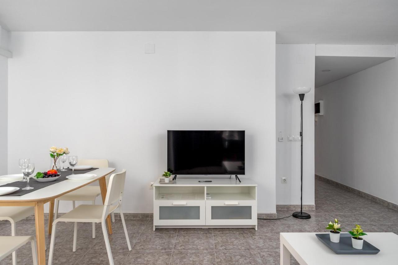 Central Flat With Pool In Fuengirola By Costarentals - Ref 171 Экстерьер фото